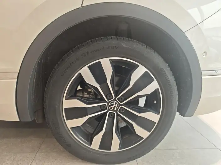 Volkswagen Tiguan L 2022 Model 330TSI Automatic 2WD R-Line Enjoy the version more – фото 7