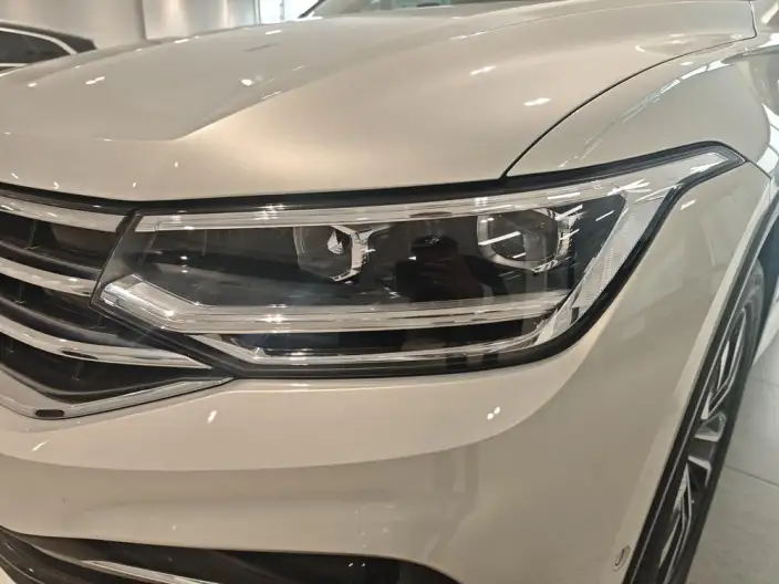 Volkswagen Tiguan L 2022 Model 330TSI Automatic 2WD R-Line Enjoy the version more – фото 9