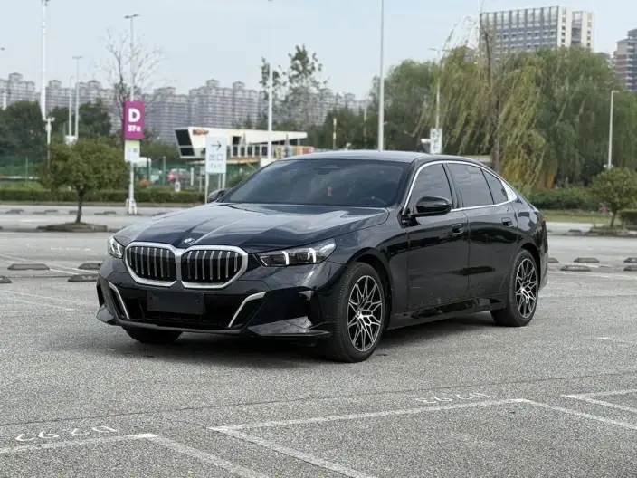 BMW 5 Series 2024 Model 530Li Leading Model M Sports Set – фото 1