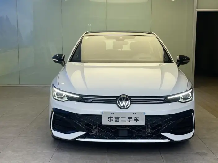Volkswagen Golf 2025 Model 300TSI R-Line – фото 2