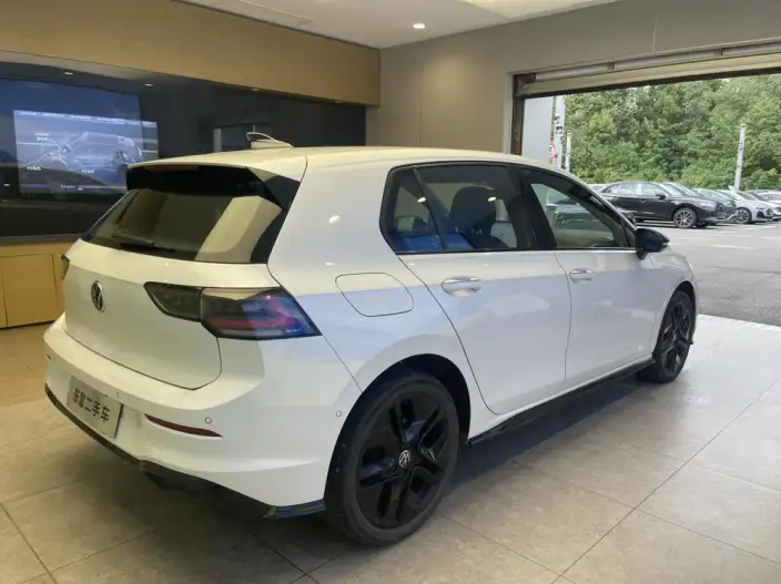 Volkswagen Golf 2025 Model 300TSI R-Line – фото 6