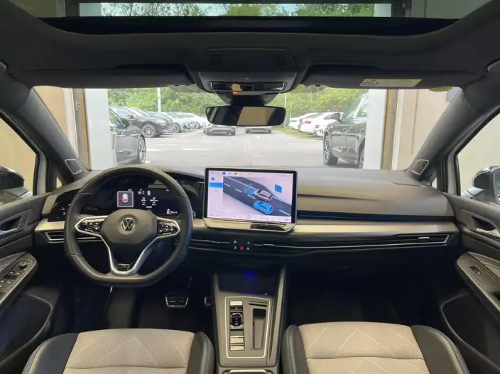 Volkswagen Golf 2025 Model 300TSI R-Line – фото 7