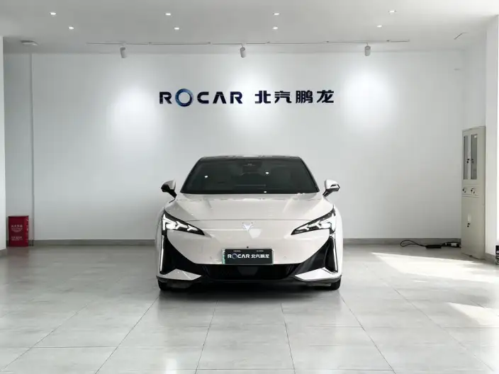 Arcfox α-S 5 2025 Model 560MAX 185kW