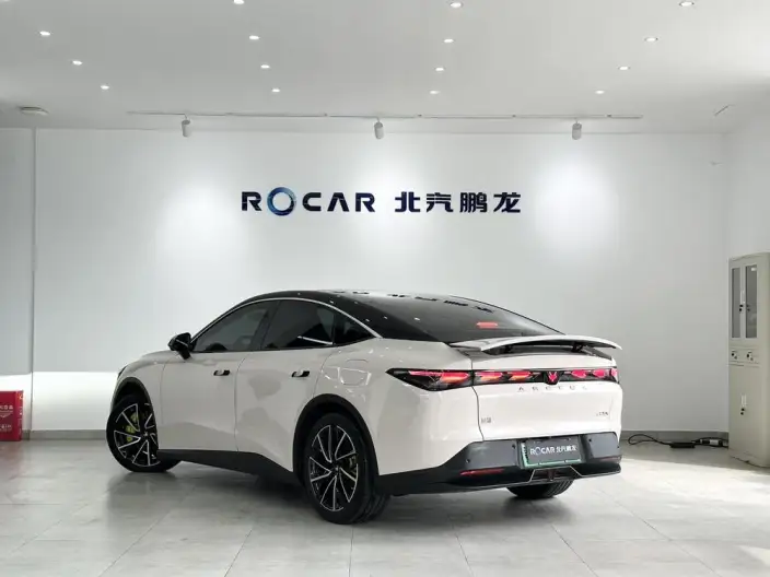Arcfox α-S 5 2025 Model 560MAX 185kW