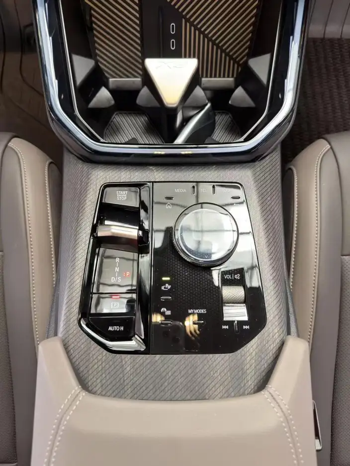BMW X3 2025 Model xDrive30L Leading Model M Sports Set – фото 8