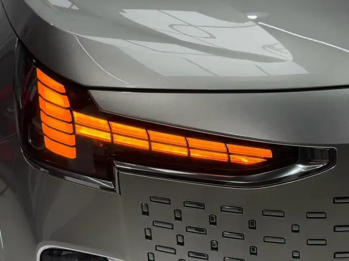 Volvo EM90 2025 Model Ultra VI seat – фото 9