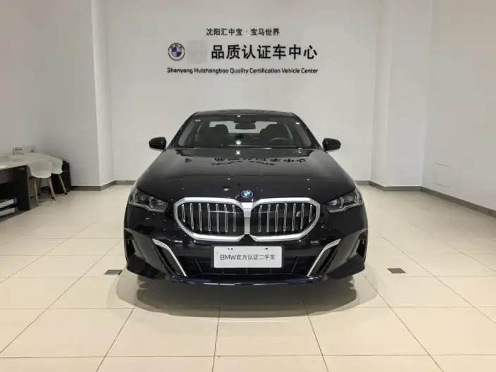 BMW i5 2025 Model Facelift eDrive35L M Sports Set – фото 2
