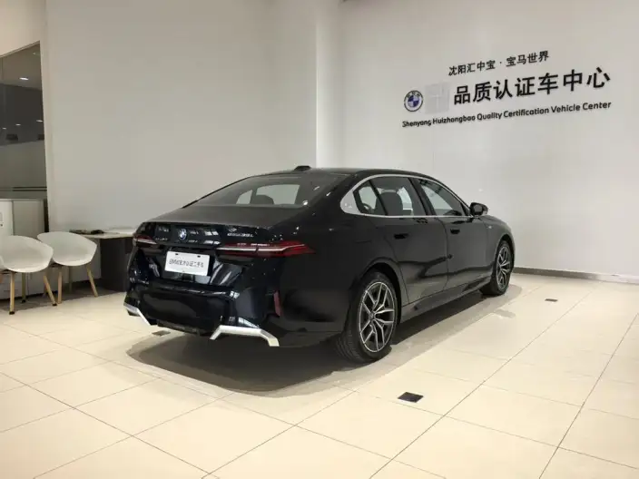 BMW i5 2025 Model Facelift eDrive35L M Sports Set – фото 5