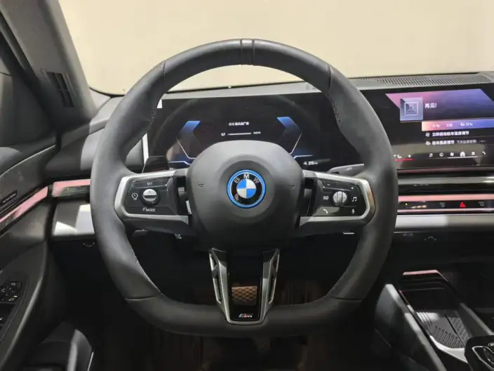 BMW i5 2025 Model Facelift eDrive35L M Sports Set – фото 9