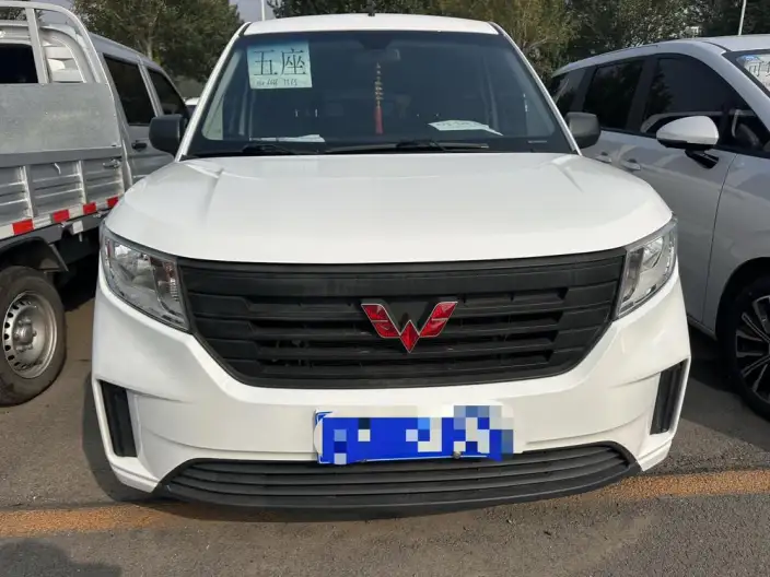 WULING Hongguang Plus 2020 Model 1.5L Manual Standard Model 5 seat