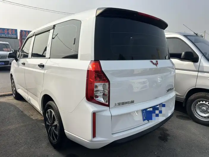 WULING Hongguang Plus 2020 Model 1.5L Manual Standard Model 5 seat
