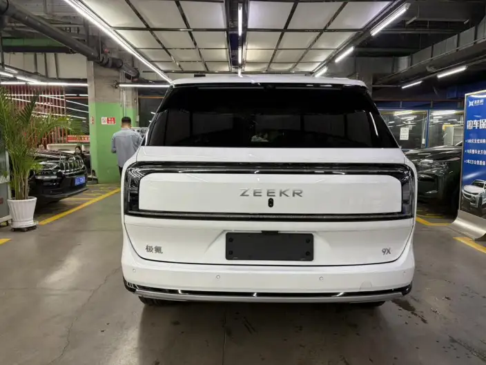 ZEEKR 9X 2025 Model Hyper Edition 70kWh VI seat – фото 5