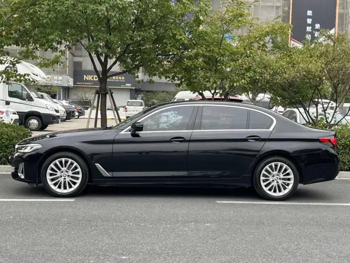 BMW 5 Series 2022 Model Facelift 525Li Luxury Set – фото 3