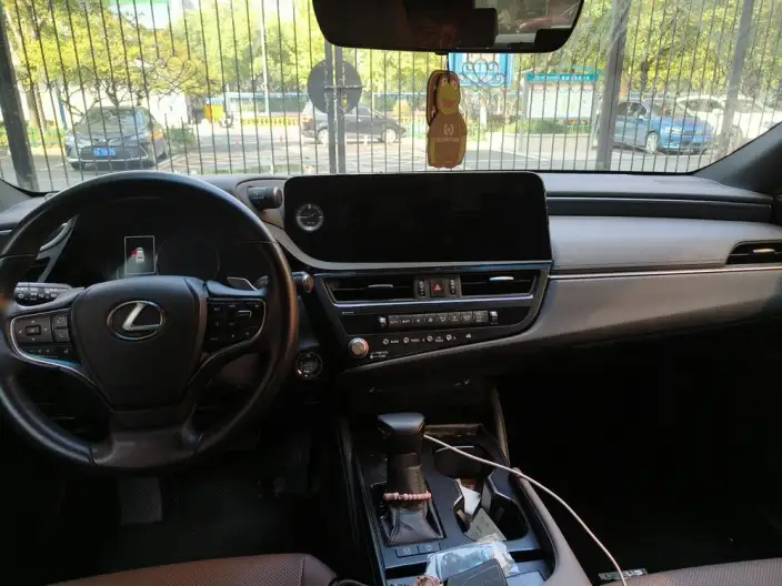 Lexus ES 2022 Model 200 Superior Edition – фото 5