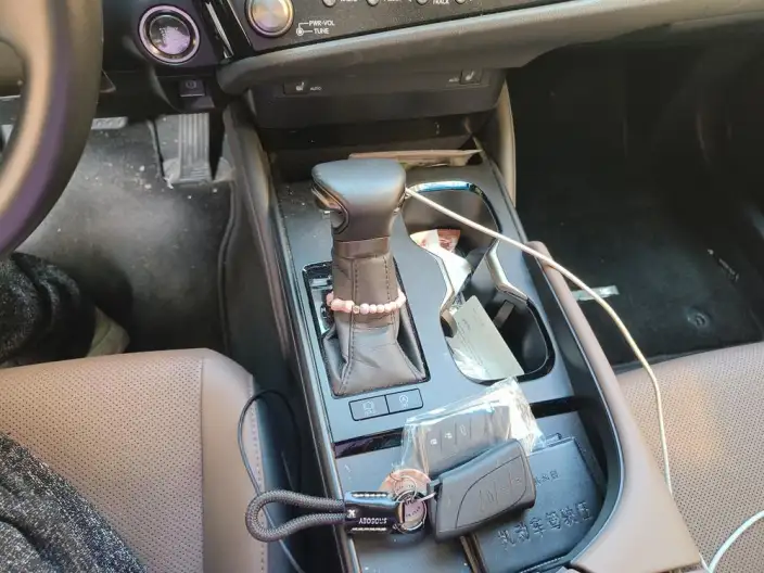 Lexus ES 2022 Model 200 Superior Edition – фото 9