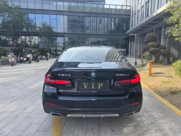 BMW 5 Series PHEV 2022 Model Facelift II 535Le Luxury Set – фото 6