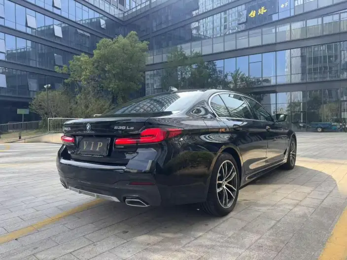 BMW 5 Series PHEV 2022 Model Facelift II 535Le Luxury Set – фото 7
