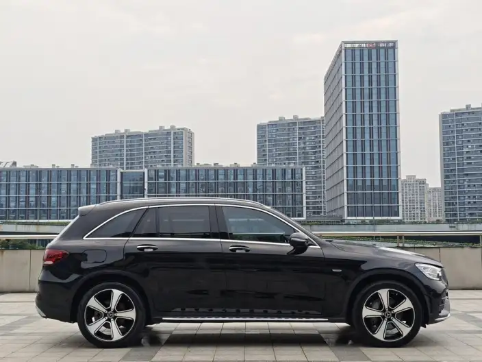 Mercedes-Benz GLC 2022 Model Facelift GLC 300 L 4MATIC Dynamic Model Collector Edition – фото 7