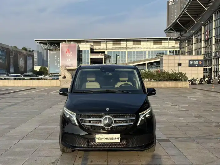 Mercedes-Benz V-Class 2022 Model V 260 Pilot Edition – фото 2