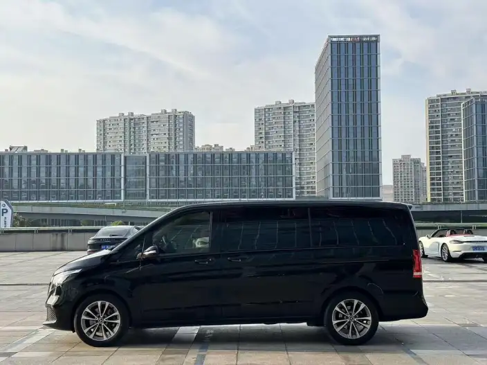 Mercedes-Benz V-Class 2022 Model V 260 Pilot Edition – фото 4