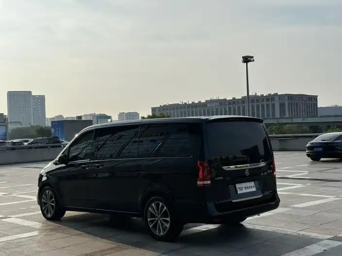 Mercedes-Benz V-Class 2022 Model V 260 Pilot Edition – фото 5