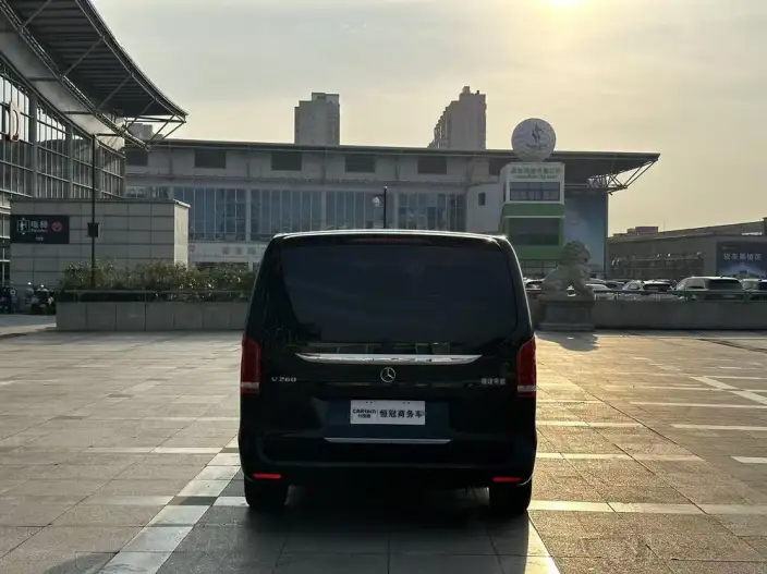 Mercedes-Benz V-Class 2022 Model V 260 Pilot Edition – фото 6