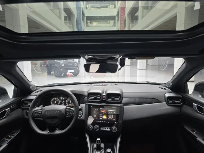 Lynk & Co 02 Hatchback 2022 Model 2.0TD Hatchback Pro – фото 10