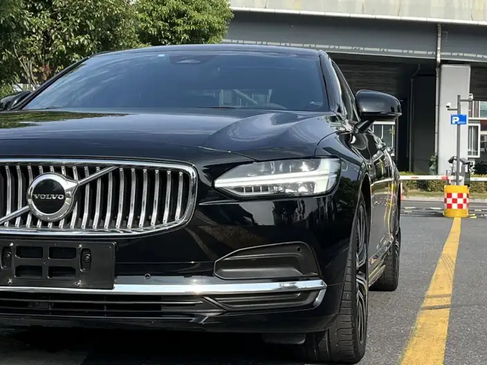 Volvo S90 2023 Model B5 Smart Range Deluxe Edition – фото 7