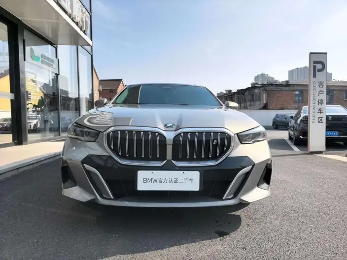 BMW i5 2024 Model eDrive35L Exclusive Model M Sports Set – фото 2