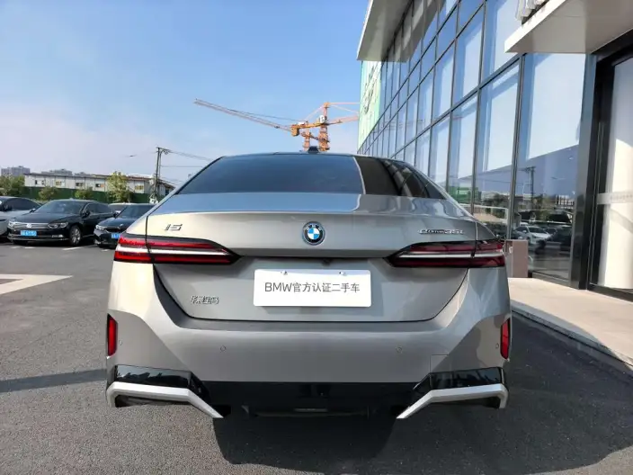 BMW i5 2024 Model eDrive35L Exclusive Model M Sports Set – фото 4