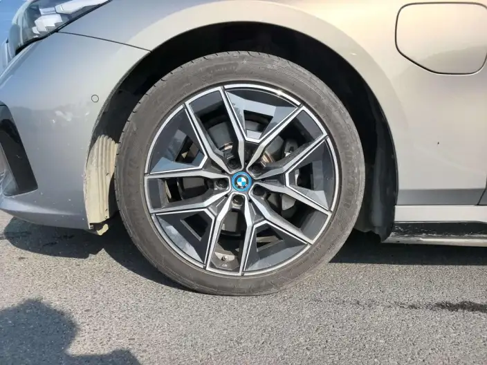 BMW i5 2024 Model eDrive35L Exclusive Model M Sports Set – фото 8