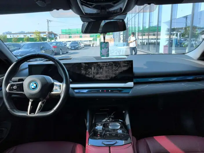 BMW i5 2024 Model eDrive35L Exclusive Model M Sports Set – фото 9