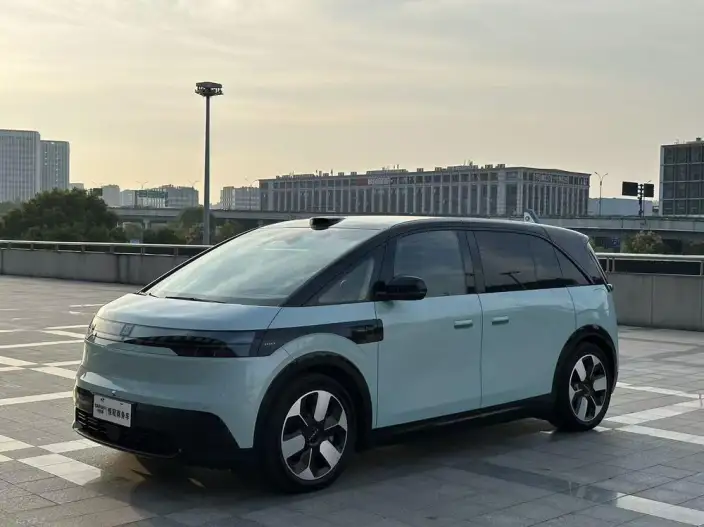 ZEEKR MIX 2025 Model 76kWh Smart Driving Edition – фото 1