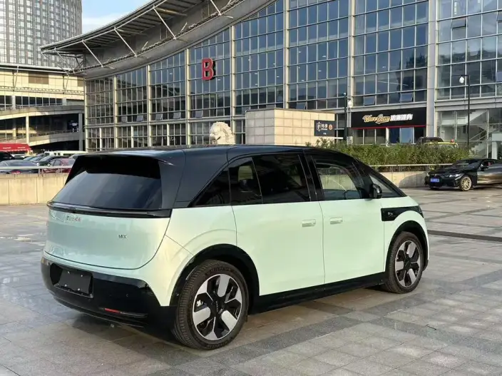ZEEKR MIX 2025 Model 76kWh Smart Driving Edition – фото 6