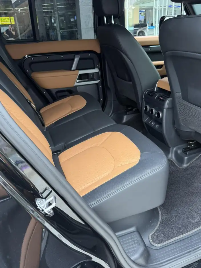 Land Rover Defender 2024 Model 110 3.0T P400 X-Dynamic HSE – фото 10