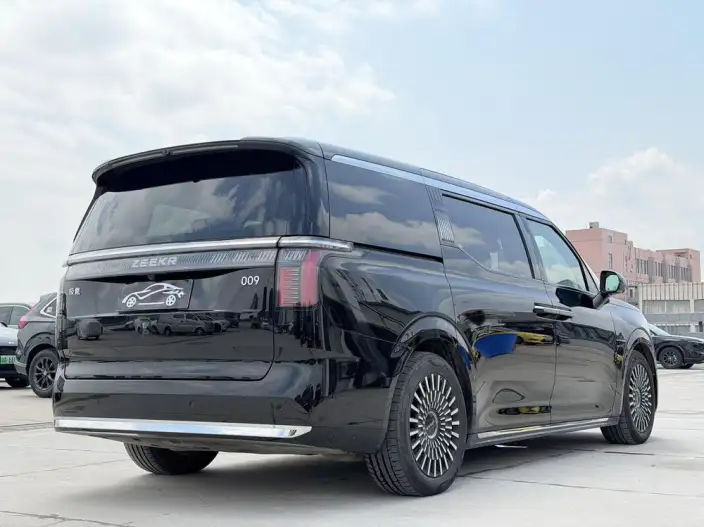 ZEEKR 009 2024 Model VI seat Executive Edition 4WD 108kWh – фото 6