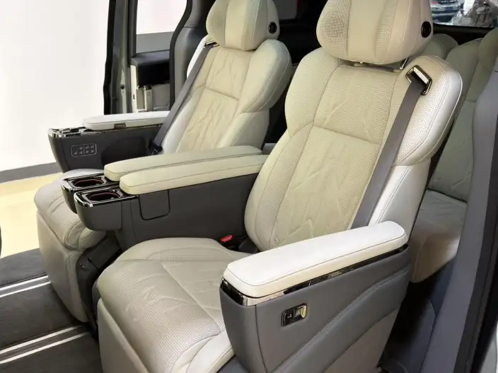 ZEEKR 009 2024 Model VI seat Executive Edition 4WD 108kWh – фото 9