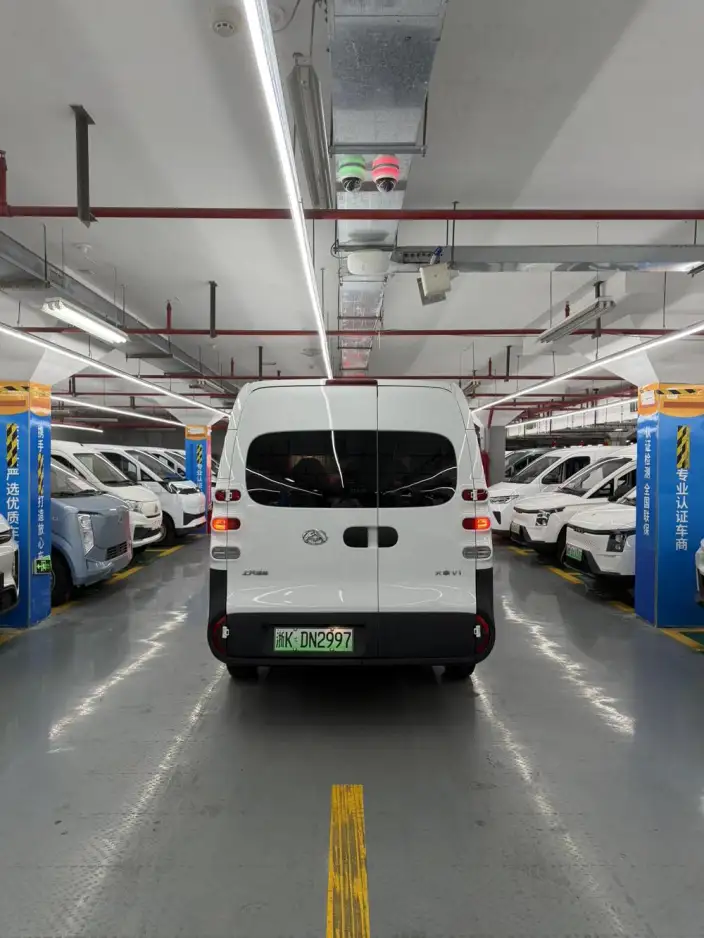 Maxus Dana V1 2025 Model V1+ Long axis High top Gran Edition 62kWh – фото 4