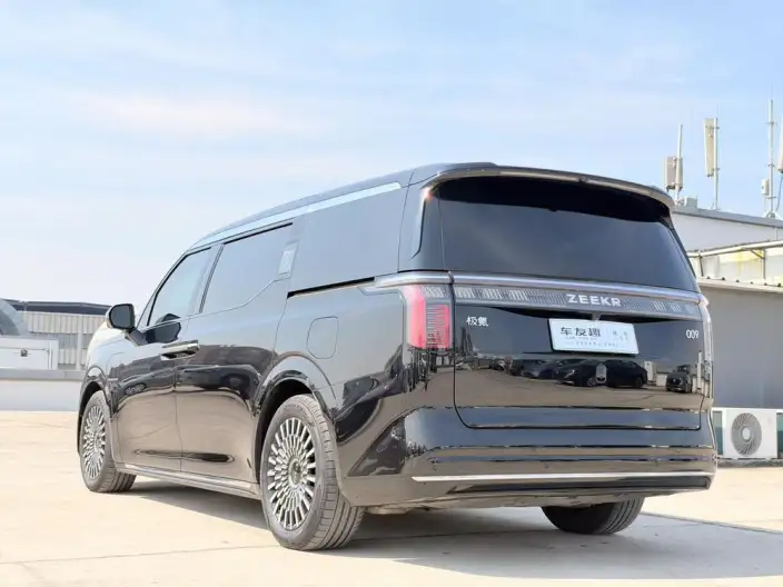 ZEEKR 009 2024 Model VI seat Executive Edition 4WD 108kWh
