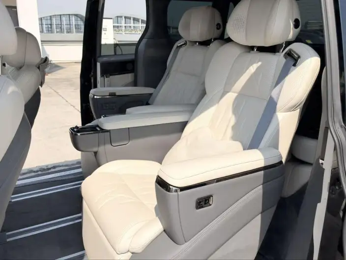 ZEEKR 009 2024 Model VI seat Executive Edition 4WD 108kWh – фото 9