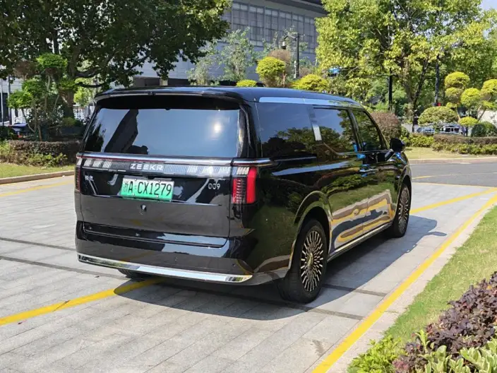 ZEEKR 009 2025 Model VI seat Executive Edition 4WD 108kWh – фото 7