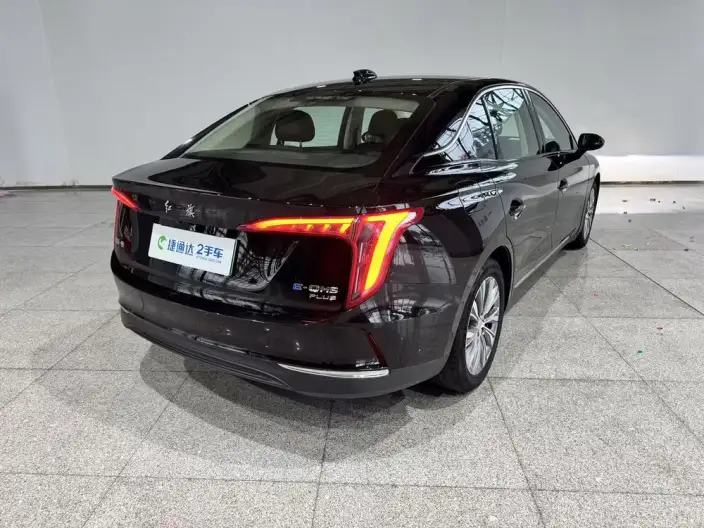 Hongqi E-QM5 2023 Model 560KM PLUS Edition 140kW – фото 7