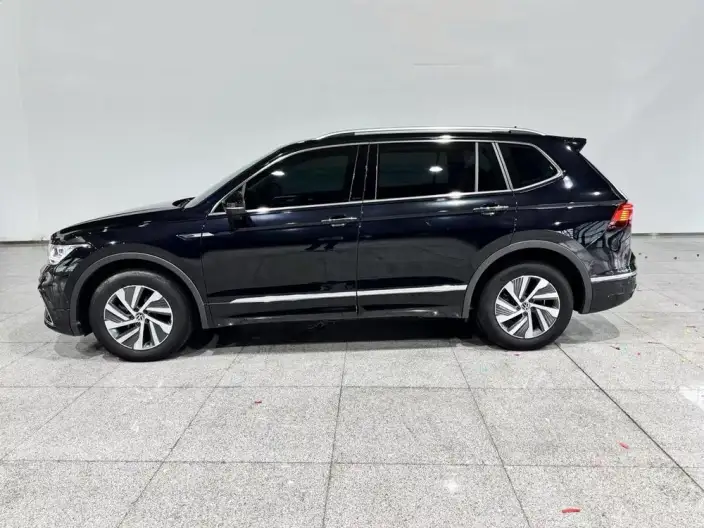 Volkswagen Tiguan L PHEV 2023 Model 430PHEV Plug-in hybrid Premium Edition – фото 4