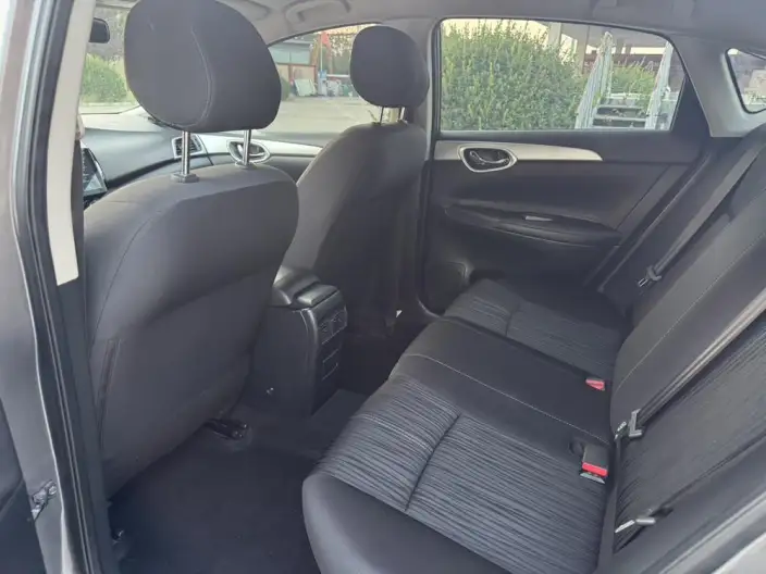 Nissan Sylphy 2023 Model 1.6L CVT Comfort Edition – фото 9