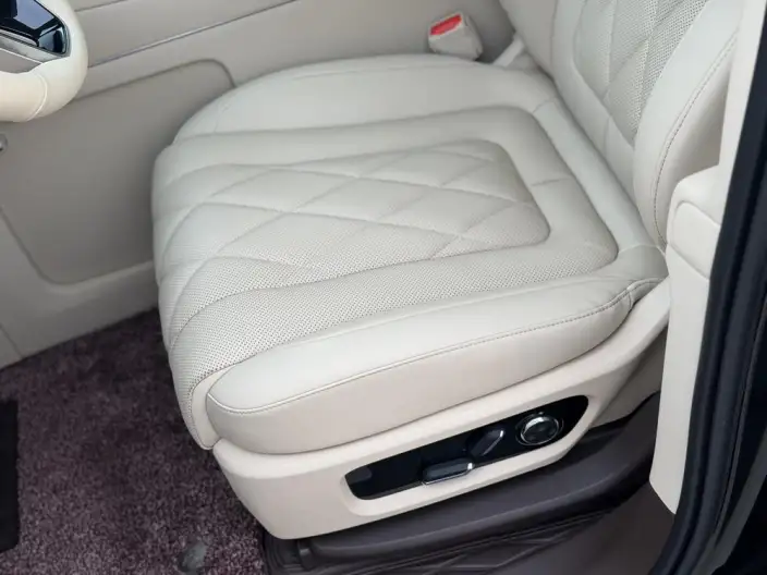 Aito M9 2024 Model Extended Range Ultra VI seat Edition – фото 9