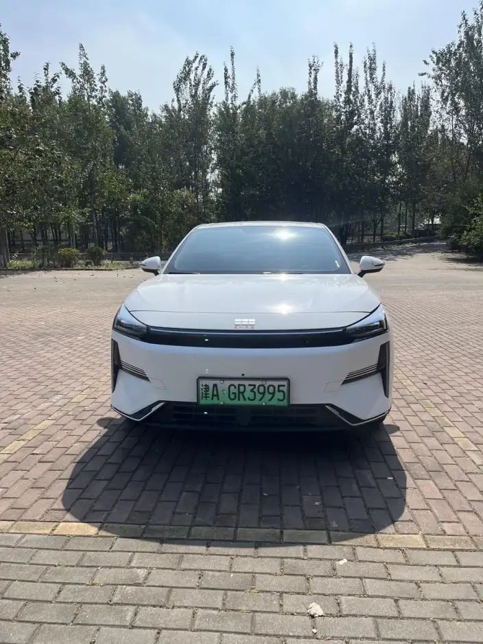 Geely Galaxy L6 2025 Model 1.5 EM-i DHT 60KM Voyage Edition