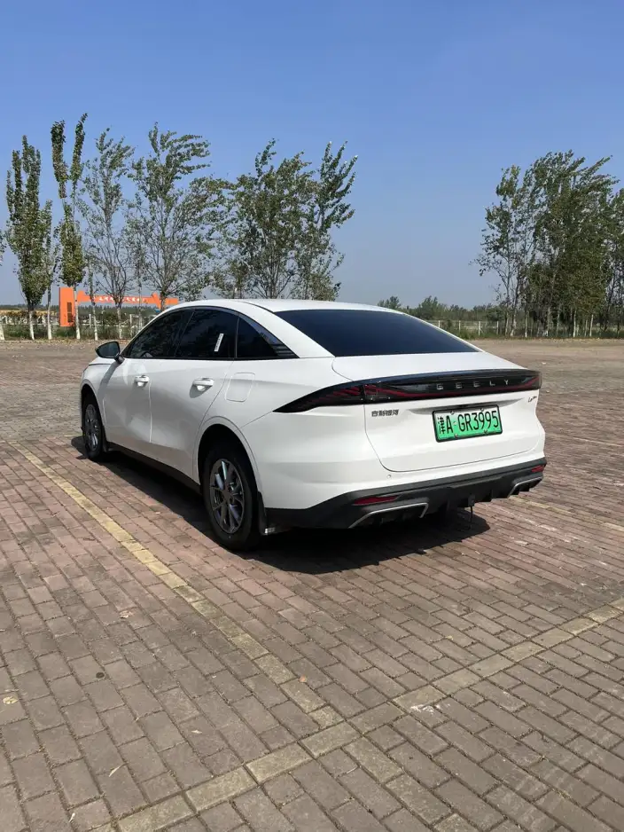 Geely Galaxy L6 2025 Model 1.5 EM-i DHT 60KM Voyage Edition