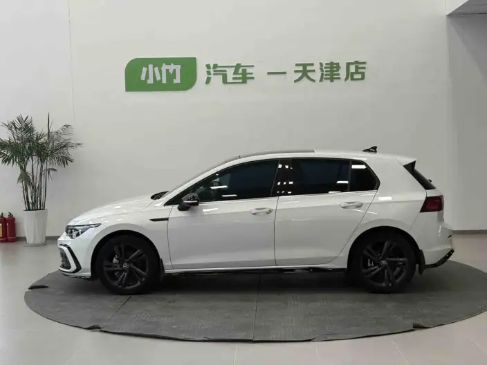 Volkswagen Golf 2023 Model 280TSI DSG R-Line Lite – фото 4