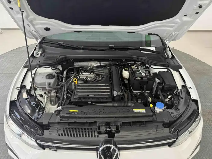 Volkswagen Golf 2023 Model 280TSI DSG R-Line Lite – фото 9