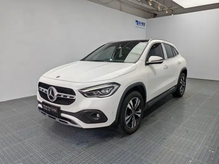 Mercedes-Benz GLA 2022 Model GLA 200 – фото 1